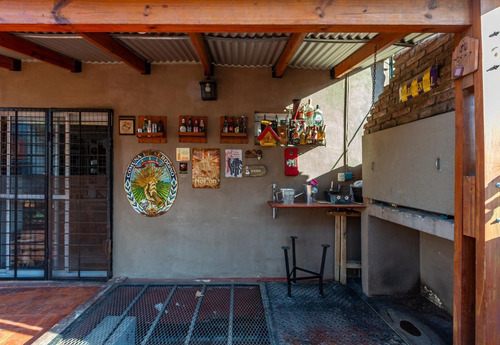 Imagen 5 de 28 de Se Vende Casa 3 Dormitorios En Echesortu, Rosario