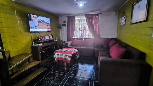 Casa En Venta De 3 Dorm. En Quilicura