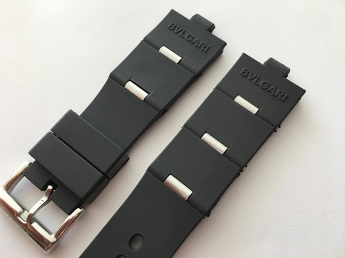 Pulseira Borracha Bulgari Com Detalhes Em Alumínio.