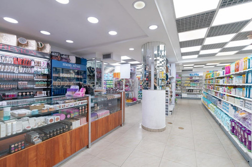 Se Vende Espectacular Local-edificio En Los Chaguaramos Mls 25-5059