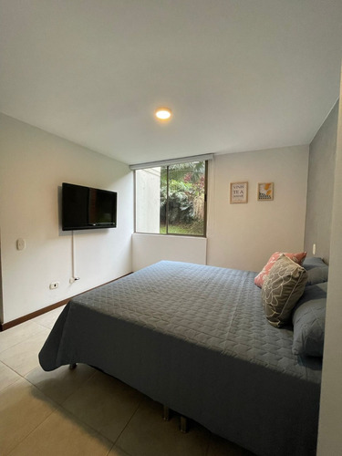 Vendo Apartamento En Envigado, Alto De Las Flores, En Baressi