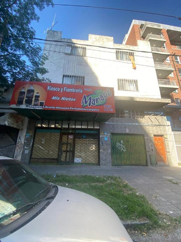 Local Con Vivienda En Venta En Moron Sur