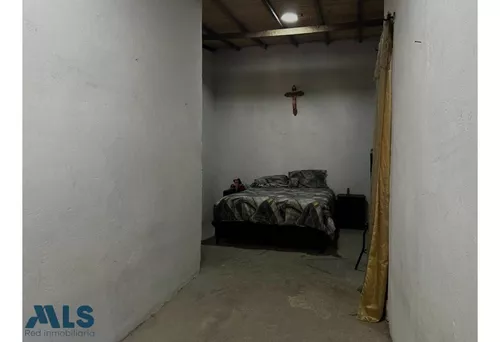 Casa 3 Niveles Con Opotunidad De Ampliación(mls#248282)