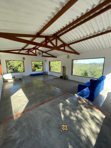Sitio Em Juquitiba, 2.2ha Casa Com Sobrado Em Local Reservado, Salão Ótimo Para Reunir Pessoas. (com Escritura)