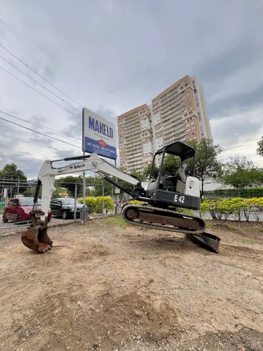 Miniexcavadora Bobcat E42