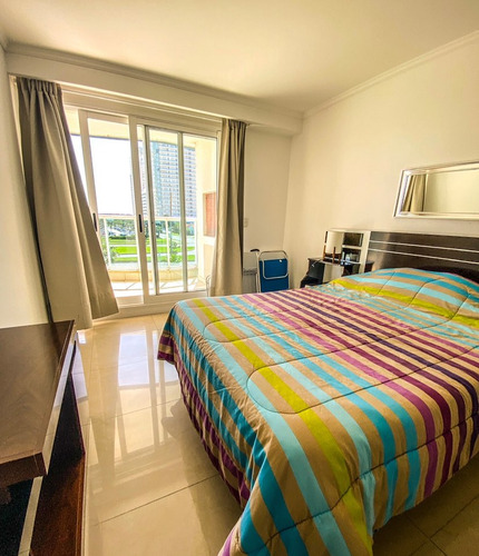 Alquiler De Temporada Edificio Casino Tower 2dorm Y 1/2 Y 2 Baños Servicios