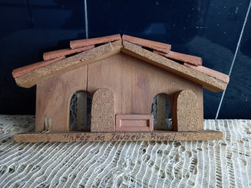 Casita De Madera Con Tejas Francesas Para Decoración P/jugar (Usado)