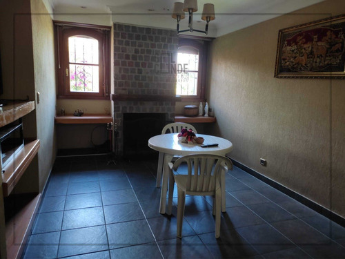 Imagen 9 de 30 de Exclusivo Chalet 5 Amb. Con Piscina