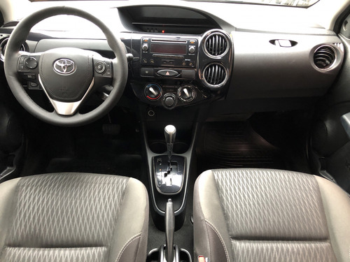 Toyota Etios 1.5 XS SEDAN 16V FLEX 4P AUTOMÁTICO