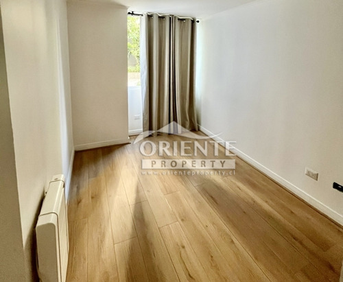 Depto En Primer Piso, Semi Nuevo, La Reina