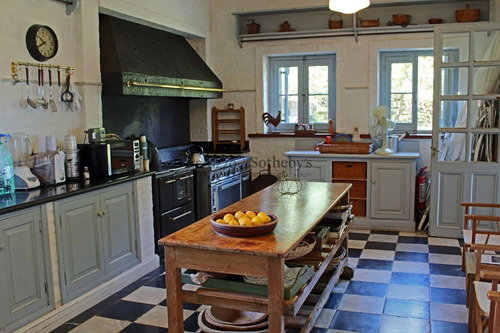 - Ref: 11945
