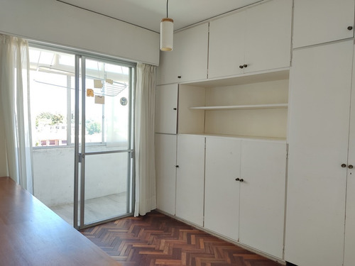 3 Dormitorios , Balcón Y Garage