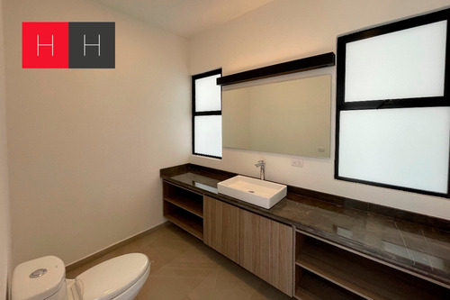 Casa En Venta En Lomas De Angelópolis I
