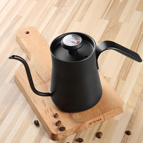 Verter De Precisión Sobre De Café Goteo De Mano De Acero