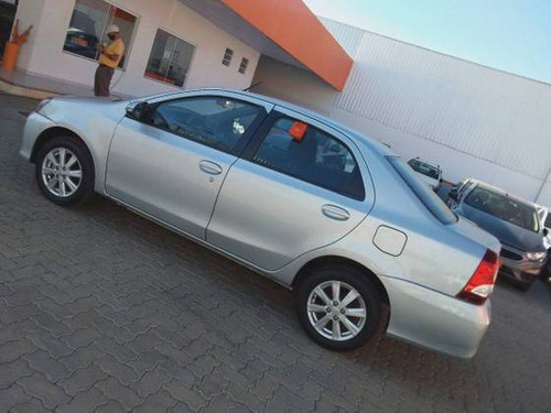 Toyota Etios 1.5 X Plus Sedan 16v Flex 4p Automático