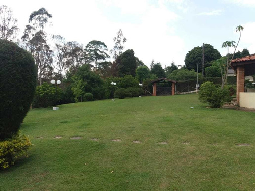 5.000 M², Casa Ampla Com 06 Dormitórios, Playground, Piscina