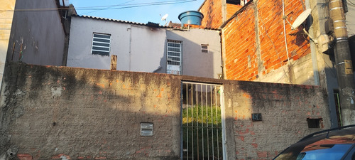 Casa Com 3 Cômodos E 1 Banheiro