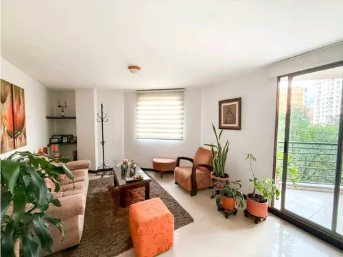 Apartamento En Venta En Conquistadores Piso Intermedio
