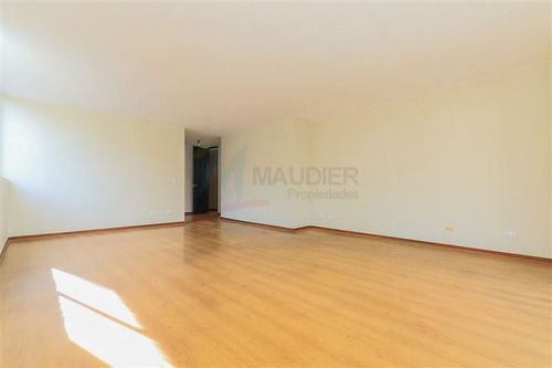 Imagen 3 de 27 de Situado En La Zona Más Exclusiva Del Barrio El Golf