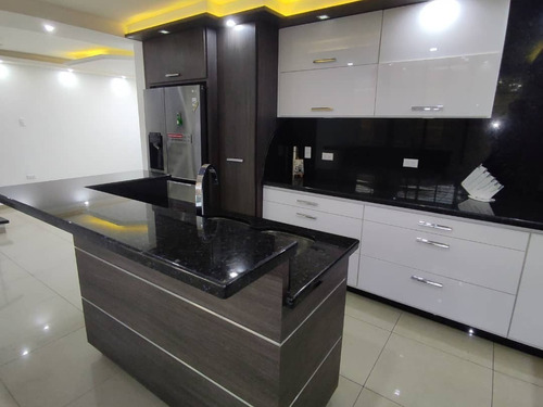 Imagen 4 de 12 de En Venta Moderna Casa De 2 Niveles