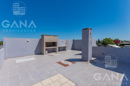 Venta Departamento En Echesortu Rosario. 2 Dormitorios Con Balcón Y Terraza