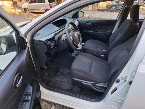 Toyota Etios 1.5 Sedan X
