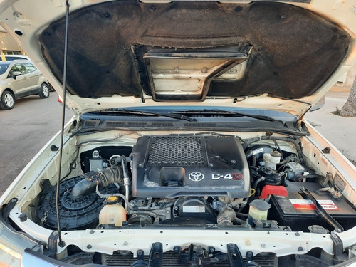 Imagen 13 de 19 de Toyota Hilux Dx 2.5 Doble Cabina