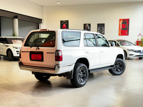 Toyota Hilux SW4 3.0 4X4 8V TURBO DIESEL 4P MANUAL
