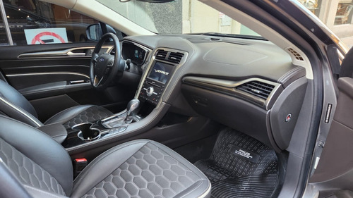 Imagen 9 de 10 de Ford Mondeo Vignale Hybrid 2020