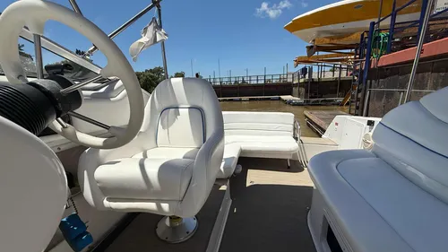 Lancha Cuddy Chris Craft 26 Volvo V8 300hp Duo Prop Crowne