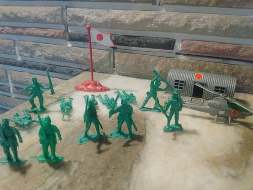 Imagen 1 de 4 de Antiguo Lote Set Soldaditos Japoneses Base Helicoptero