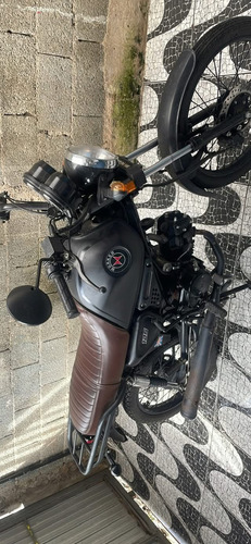 Moto Ótima Pra Uso Urbano Ágil E Leve
