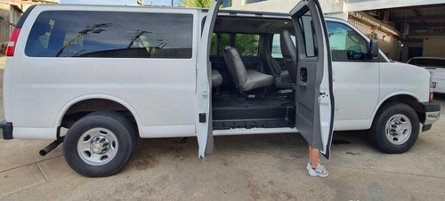Imagen 8 de 11 de Chevrolet Van Express Pasajeros 2017 Nueva