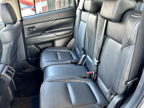 Mitsubishi Outlander 3.0 MIVEC V6 GASOLINA HPE-S AWD AUTOMÁTICO