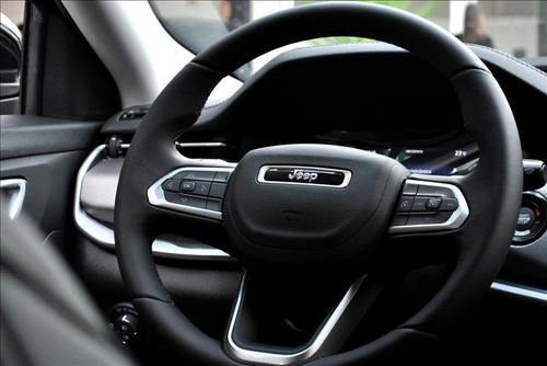 Imagem 8 de 14 de Jeep Compass 2.0 Td350 Turbo Longitude