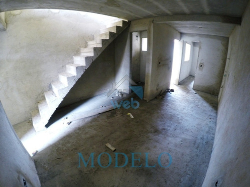 Imagem 3 de 15 de Excelentes Casas Com Ático À Venda No Bairro Campo De Santana, Com Aproximadamente 51,00 M² De Área Privativa, Além De Contar Com Amplo Quintal. - Ca01974 - 70574701