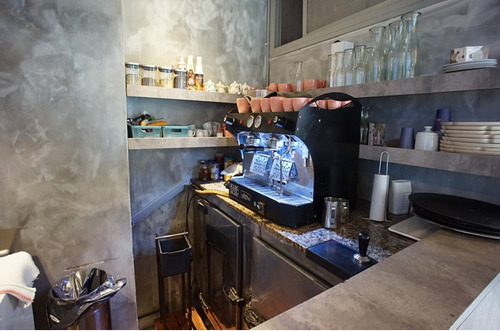 Heladeria Cafeteria En Importante Esquina De Villa Devoto Con Elaboracion
