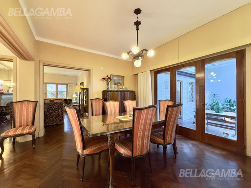 Casa Venta En Vicente López 7 Ambientes Jardín