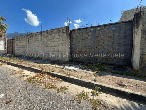 Terreno En Venta En Urb. El Castaño 24-19770 Jcm