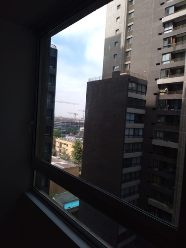 Arriendo Estudio Central ¡a Solo Pasos Del Metro Santa Ana!