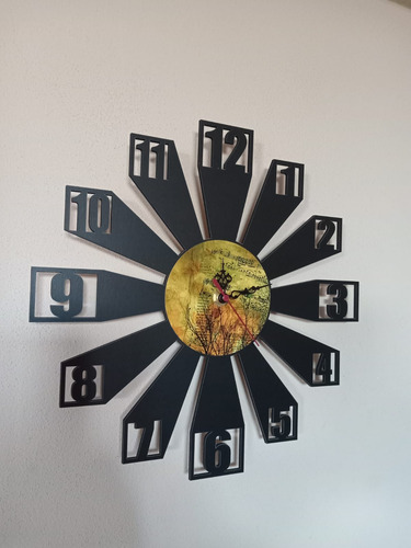 Reloj Artesanal Calado Negro Amarillo