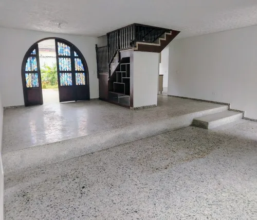 Casa Con Patio Enorme Para Tu Proyecto Personal En El Bosque, Cali