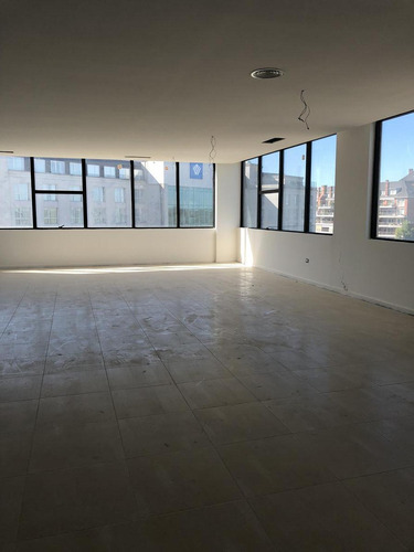 Importante Oficina En Venta De 111 Metros - Estudio De La Bahia, Nordelta