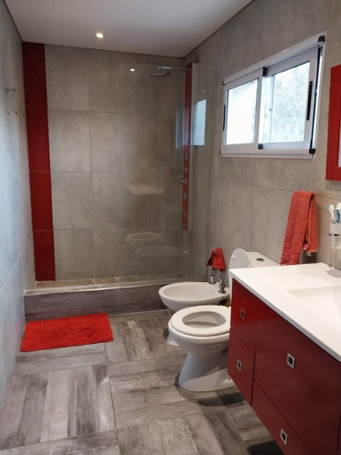 Imagen 18 de 26 de Casa De Estilo Minimalista