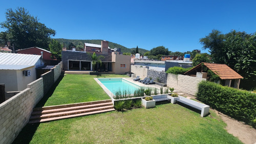 Casa 4 Dormitorios, Pileta , Jardin , Cerca Del Centro