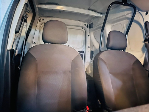 Imagen 13 de 15 de Renault Kangoo Intens Std 4cil 1.6l 2019