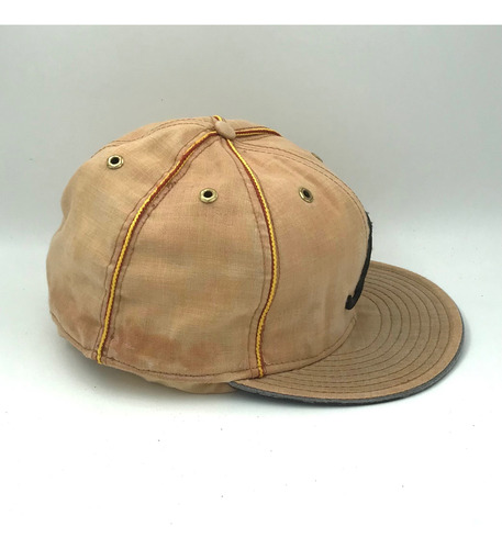 Gorra New Era Especial Orejeras Atlanta Mlb Deslavada 7 3/8 Beige 7 3/8 Bordado (Usado)