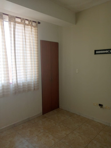 Imagen 10 de 19 de Century 21 Inmoservi Ofrece Amplio Apartamento En Residencias Karla-valentina