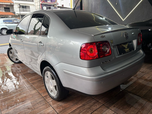 Volkswagen Polo Sedan 1.6 Vht Total Flex 4p