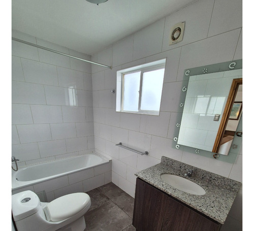 Atención! Casa De 3d+3b, Como Nueva. Oportunidad Compra.